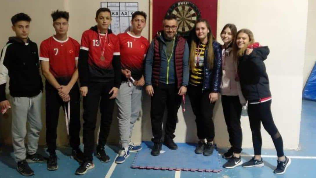 Reyan Bodur Anadolu Lisesi Öğrencileri Dart Turnuvasında İlçemize İl 3.lüğü getirdi