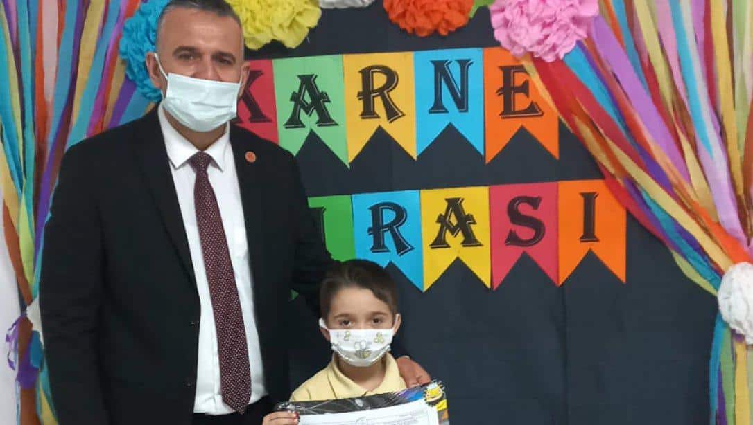 İlçe Milli Eğitim Müdürümüz Atatürk İlkokulu ve Yeşilyurt İlkokulu  Karne Törenine Katıldı