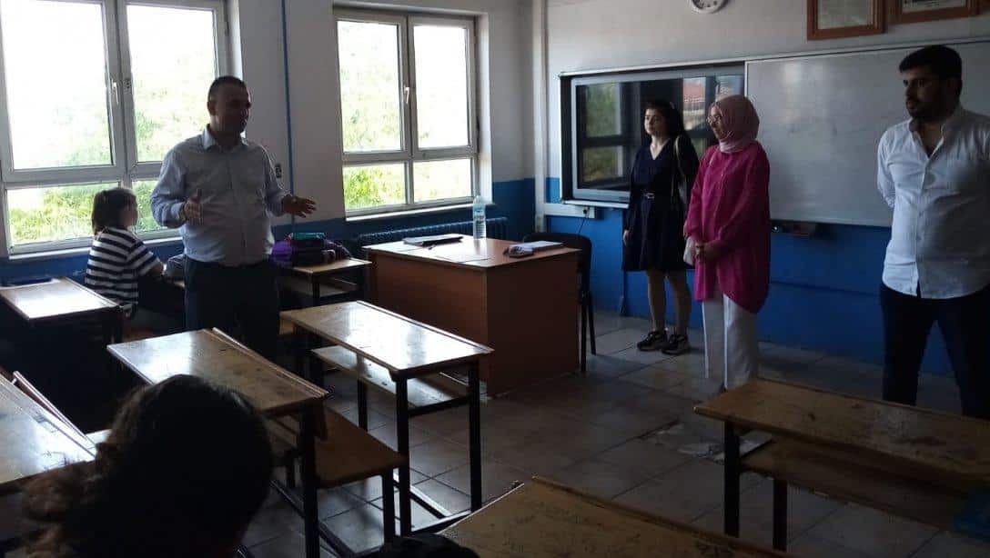 İlçe Milli Eğitim Müdürümüz İsmail BAYKAL LGS Sınavı Öncesi 8. Sınıf Öğrencilerini Ziyaret Etti.