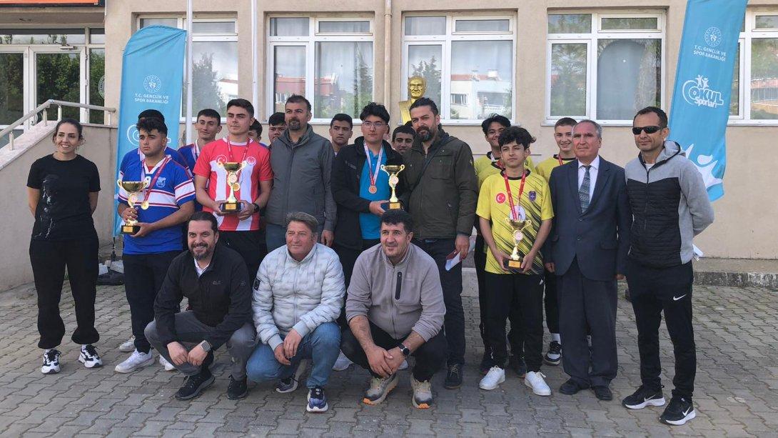 Gençlik Spor İl Müdürlüğü Atletizm Spor U16 ve U18 Türkiye Şampiyonası Bölgesel Seçme Yarışmaları'ndan İlçemiz Derecelerle Döndü