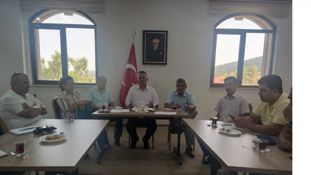 İlçe Milli Eğitim Müdürü İsmail Baykal başkanlığında Okul Müdürleri ile  Dönem Başı Müdürler Kurulu Toplantısı Yapıldı